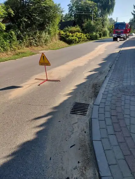Kolizja dwóch pojazdów w Gaci – interweniowały służby
