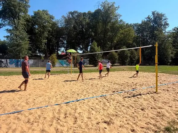 Turniej siatkówki plażowej w Sieniawie – emocje i sportowa rywalizacja
