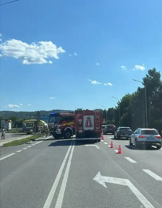 Wypadek drogowy w Zarzeczu – interwencja strażaków z OSP Zarzecze