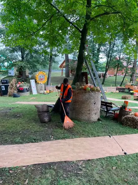 Uczestnicy Centrum Integracji Społecznej w gminie Tryńcza podsumowują prace w kolejnych miejscowościach