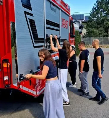 Młodzieżowa Drużyna Pożarnicza z Sieniawy szkoliła się na nowym wozie strażackim