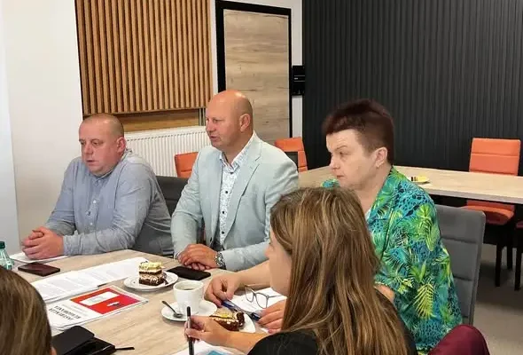 Wójt Gminy Przeworsk spotkał się z dyrektorami szkół. Tematem bezpieczeństwo i alerty RCB