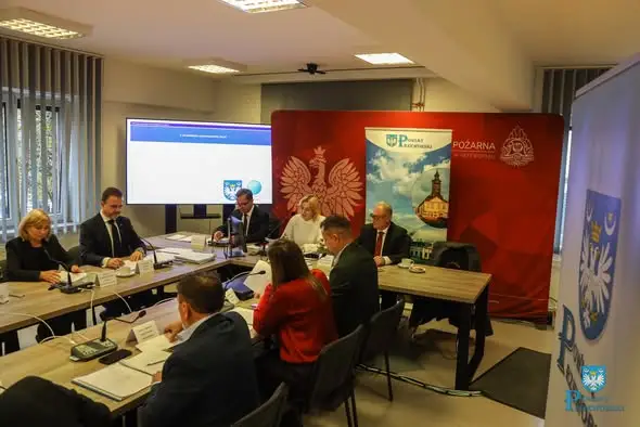 XXXV sesja Rady Powiatu Przeworskiego: syrena, chodniki i wsparcie dla niepełnosprawnych