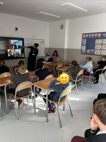 Projekt DREAM: uczniowie klas 5 i 6 uczą się bezpiecznego korzystania z AI